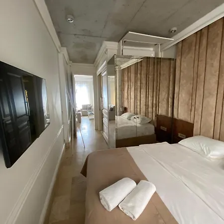 Ab Residences -cihangir Luxury Antique Daire *