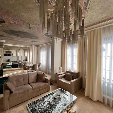 Ab Residences -cihangir Luxury Antique * イスタンブール